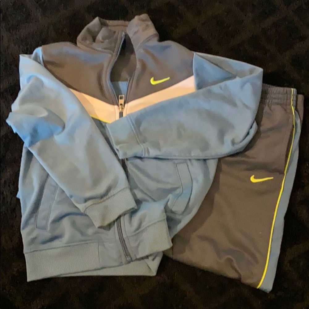 Nike sweatsuit